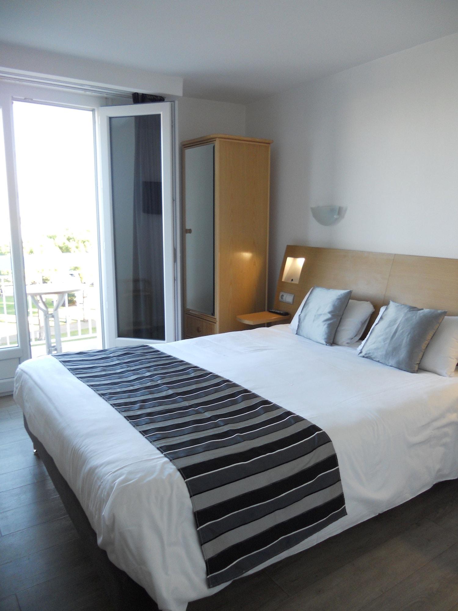 Brit Hotel Hermitage Royan Bagian luar foto