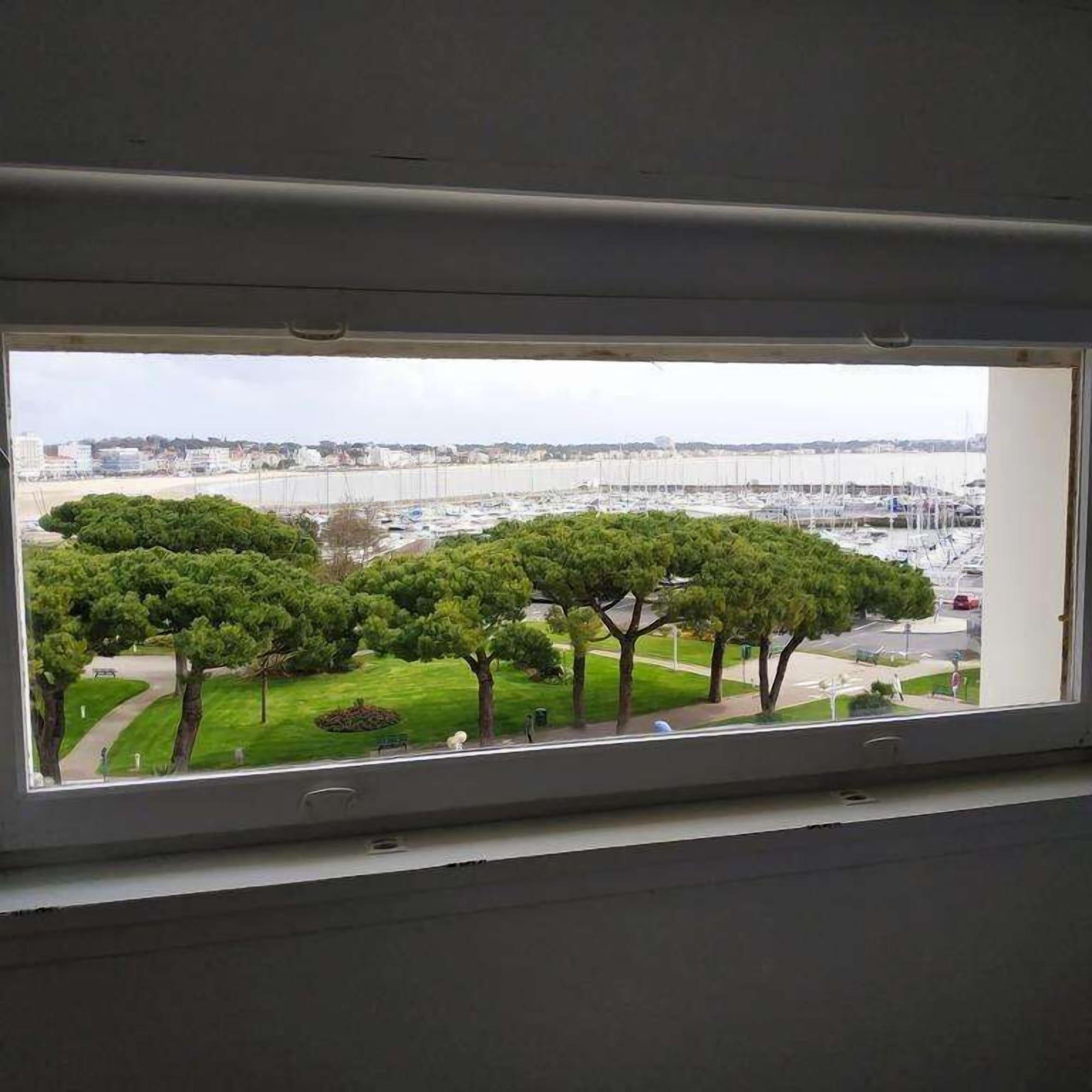 Brit Hotel Hermitage Royan Bagian luar foto
